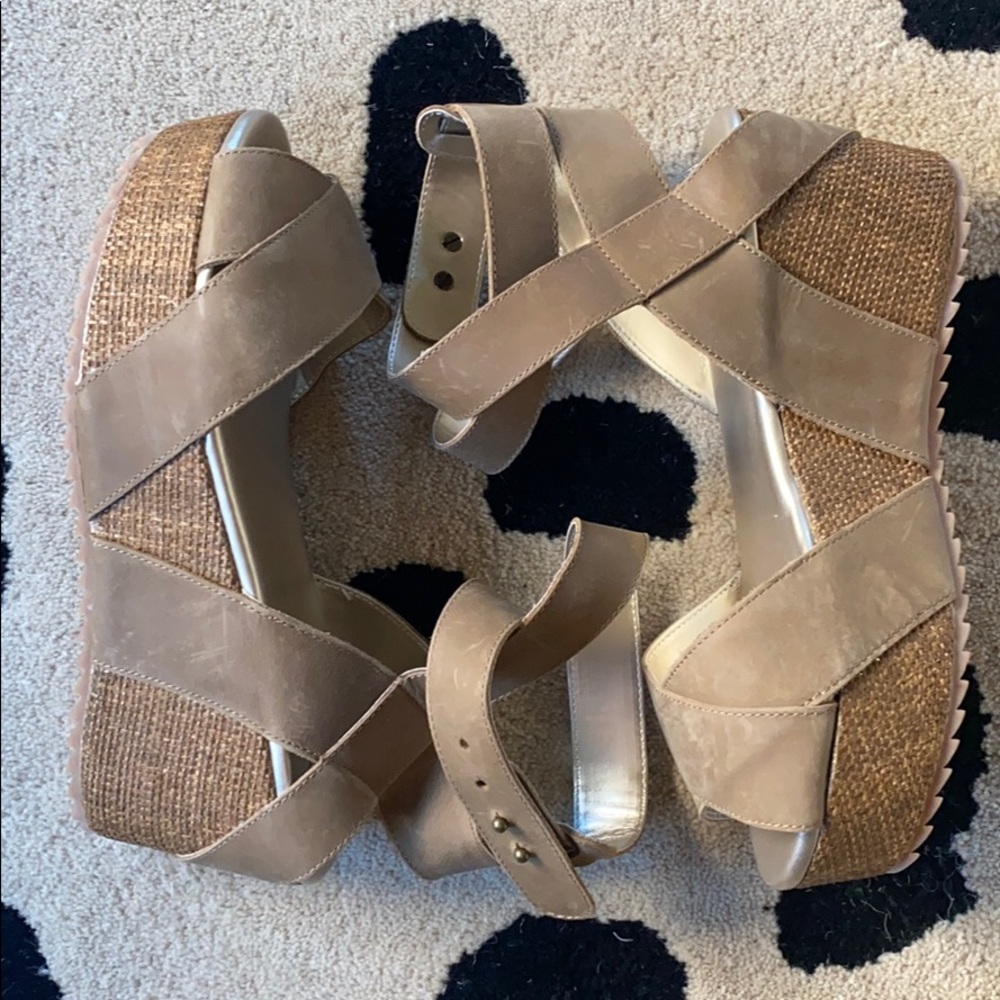 Joyfolie Wedge/Flatform Sandal